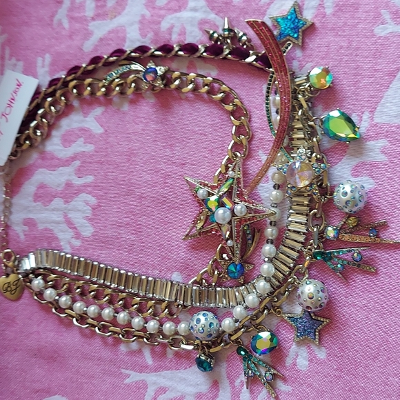 NWT Betsey Johnson CELESTIAL STARLET DRAMA NECKLACE - Picture 2 of 15